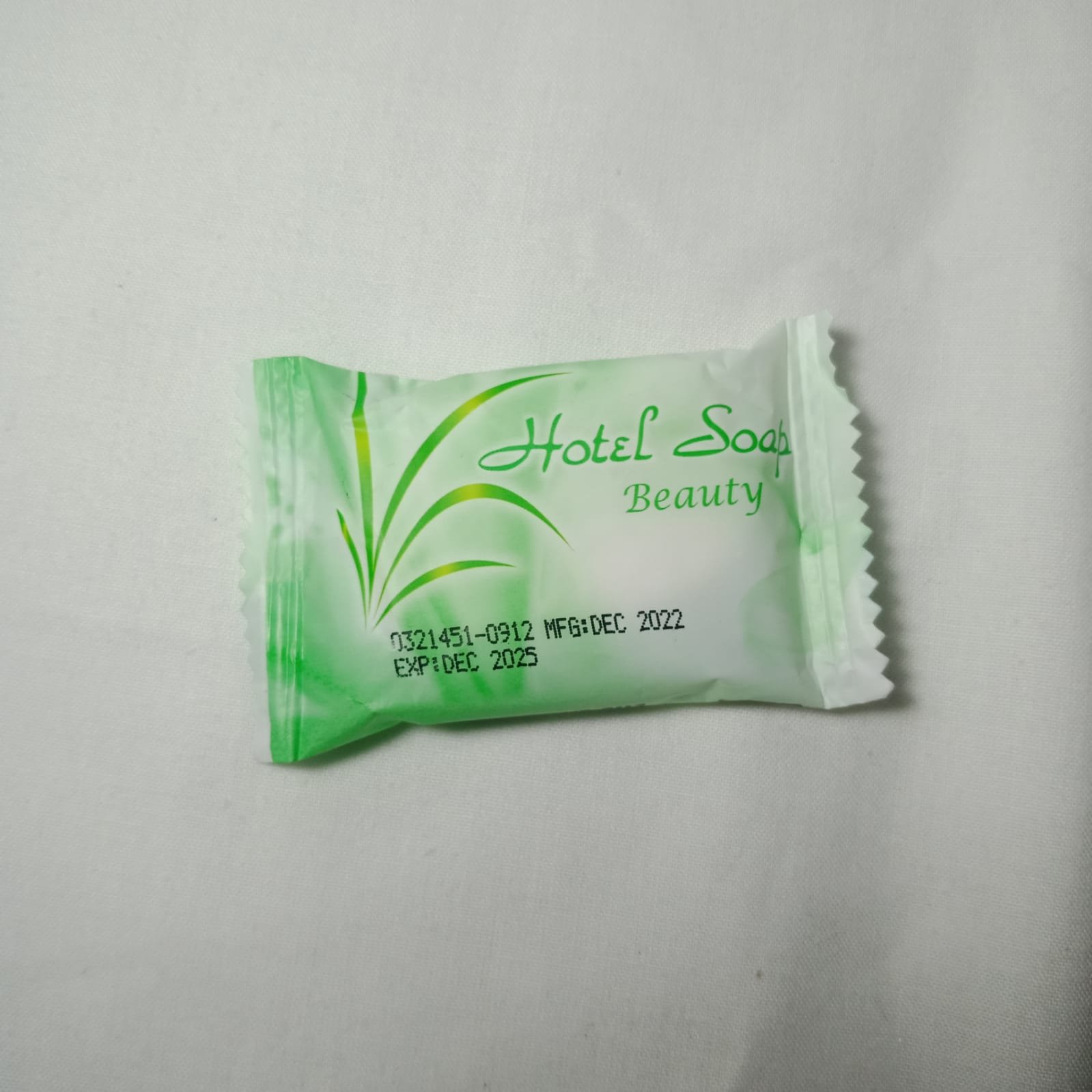 (3107) Sabun cover hijau 14 gr (1 karton isi 500)